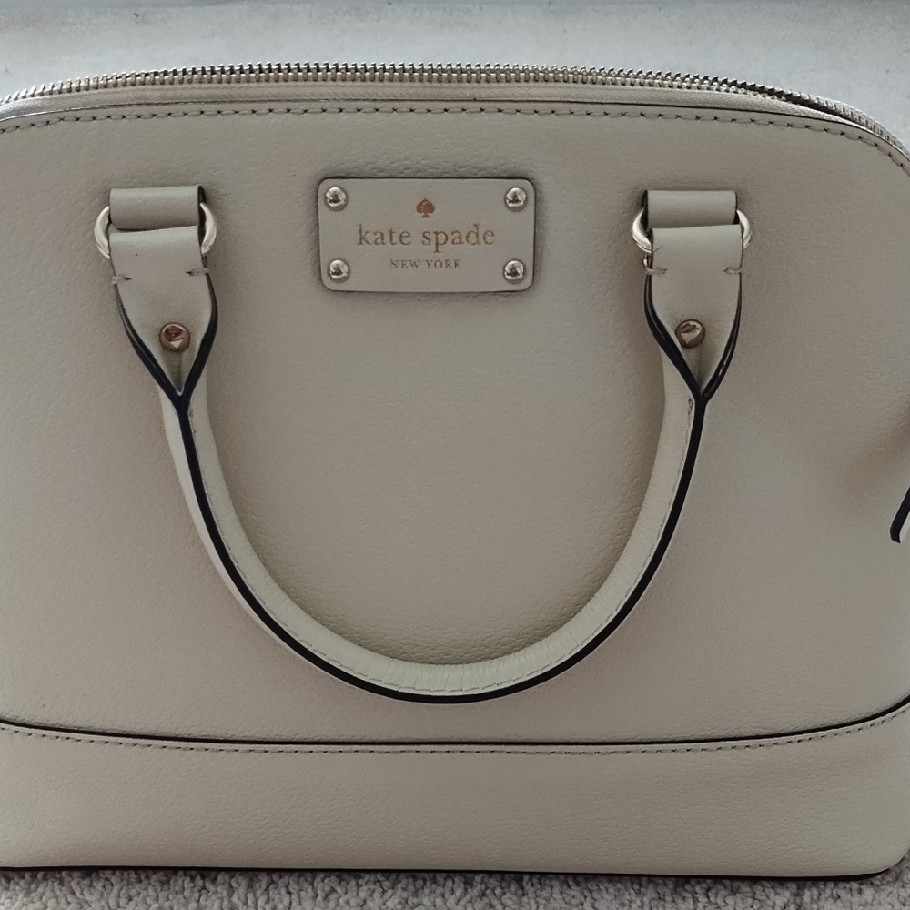Kate Spade Wellesley Rochelle Satchel with Crossbody strap. Vanilla color.
